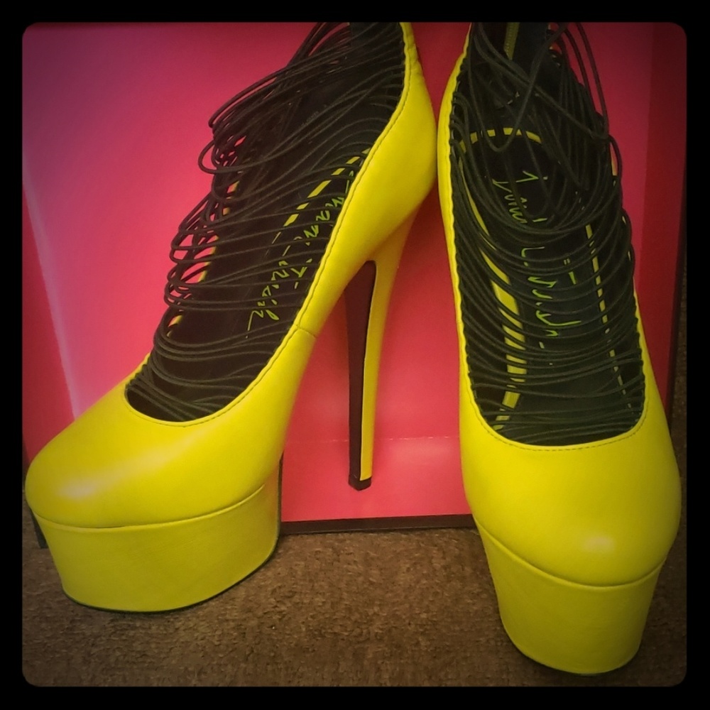 Women's shoes